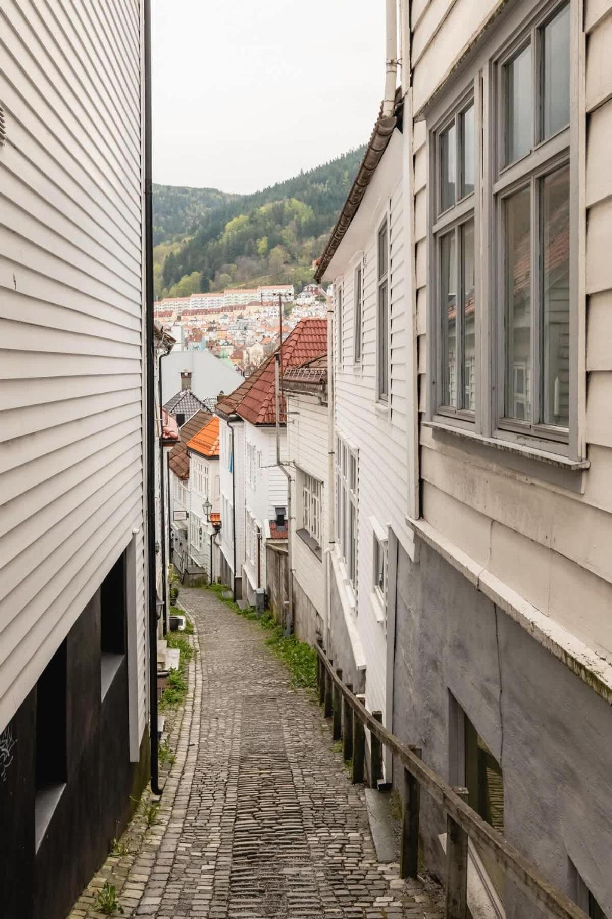 Dinbnb Apartments I Mid-City Luxury With Mini Balcony And Smart Tv & Sound System Bergen Kültér fotó